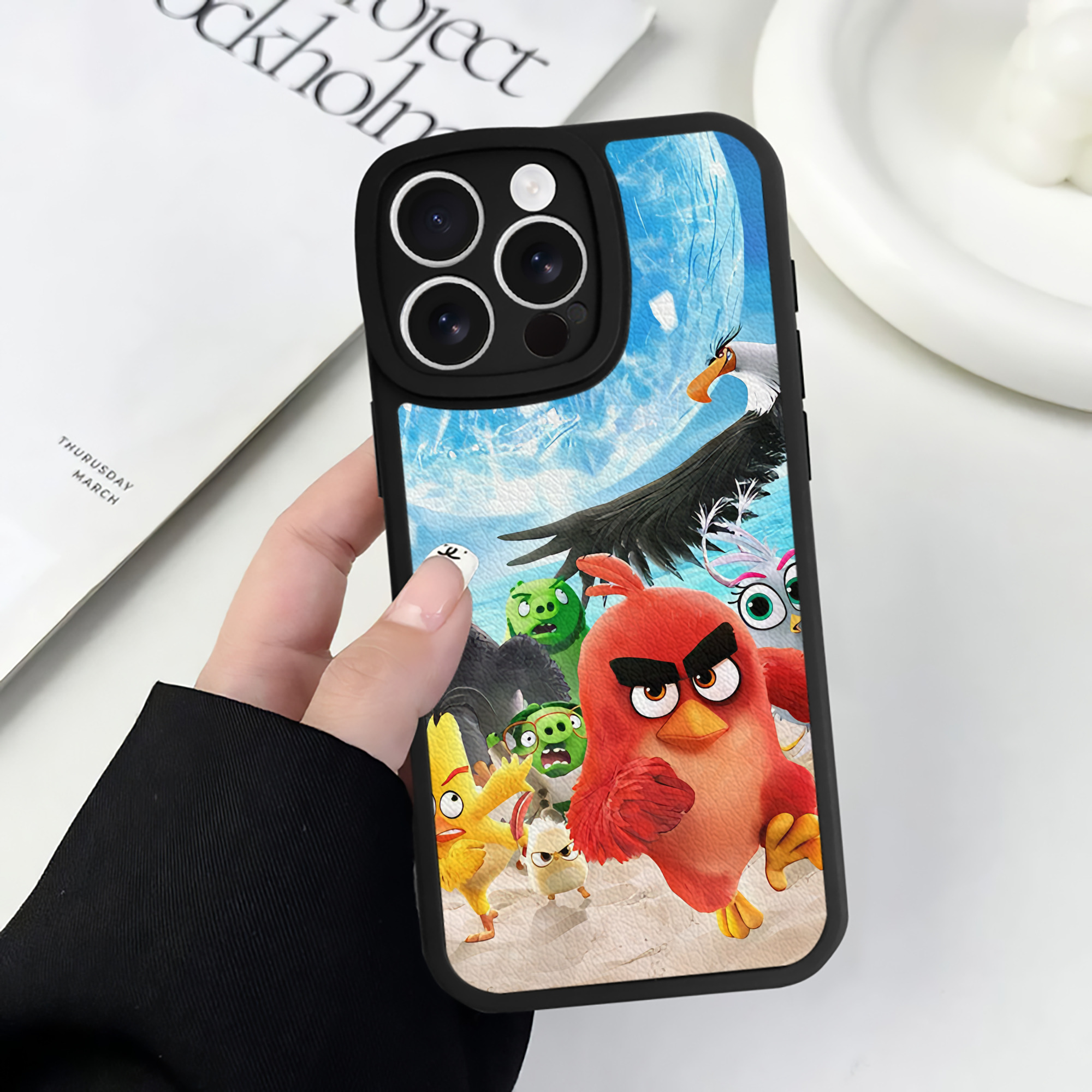 （画像用） Angry Birds アングリーバード 【iPhone 16シリーズ対応】シリコンスマホケース（レザー調） 材質：シリコン